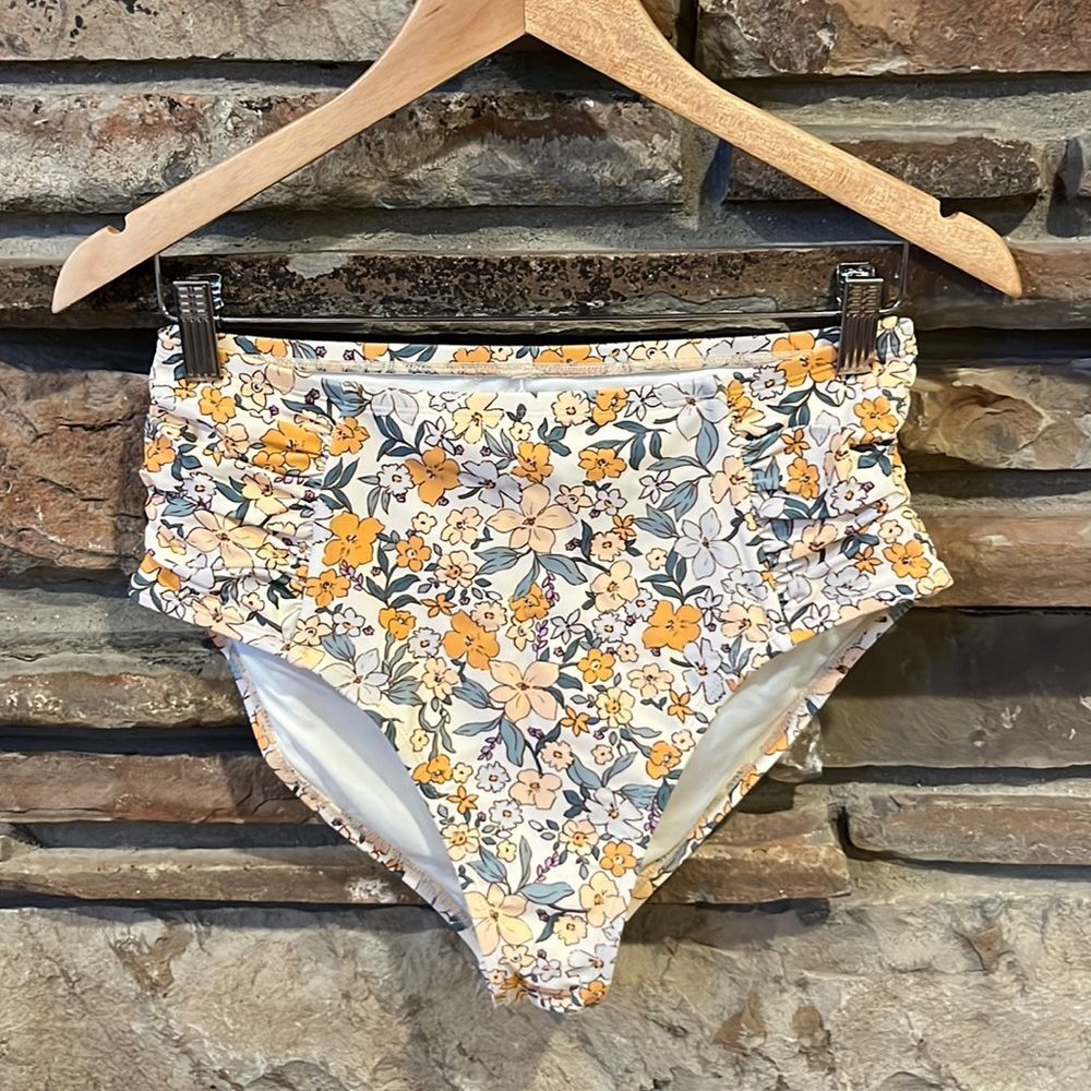 Cupshe Elodie Ditsy Floral Pastel High Waist Ruched Bikini Bottoms